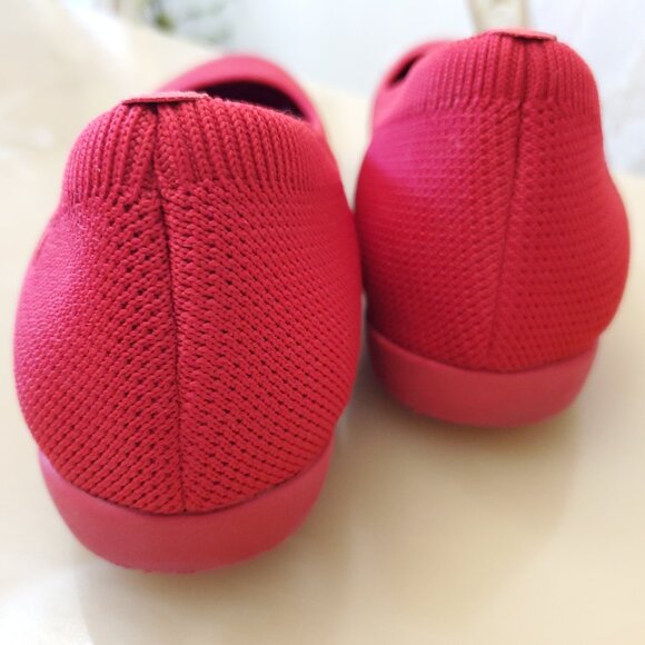 Vivaia Claire Walker Round-Toe Walking Flats in Ruby Red Size 41.5 - Picture 7 of 11